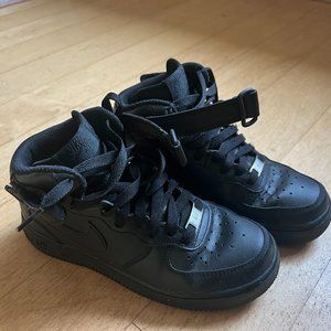 Nike Air Force 1 AF1 Mid 07  Black Leather
